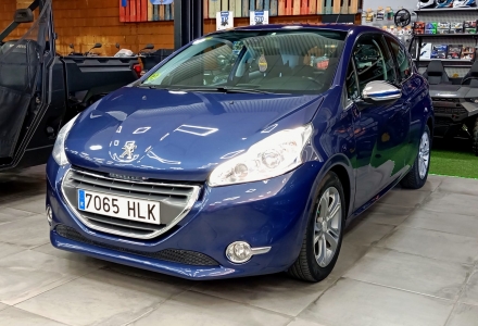 Peugeot 208 1.6HDI ALLURE (R2554)